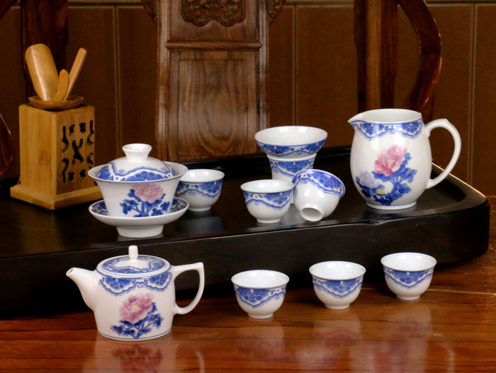 10头釉下手绘五彩茶具富贵吉祥